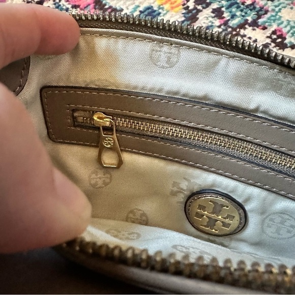 Tory Burch Leather Crossbody Bag - Picture 7 of 11